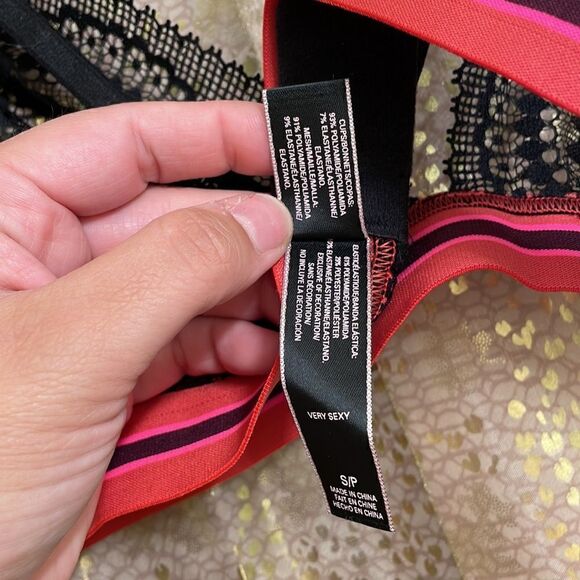 Victoria’s Secret black lace Very Sexy bralette, size S - Picture 5 of 5